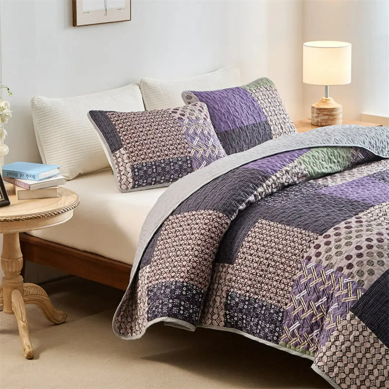Florenza 3-Piece Floral Patchwork Quilt Set - Lightweight Microfiber Bedspread with Pillow Shams