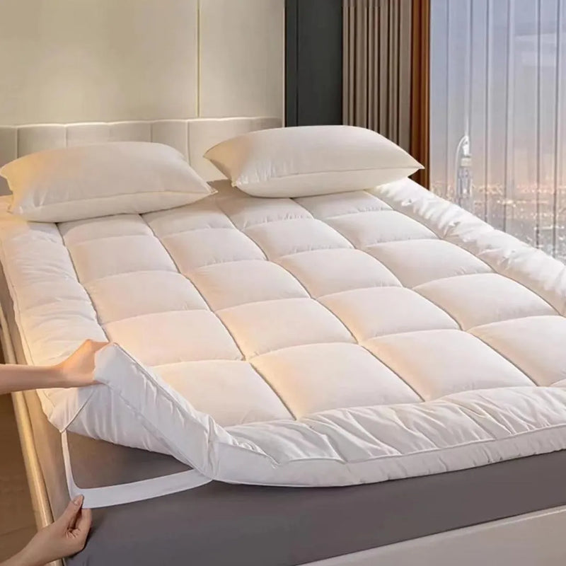Hotel Quality Mattress Topper - Extra Thick 10cm with Elastic Straps